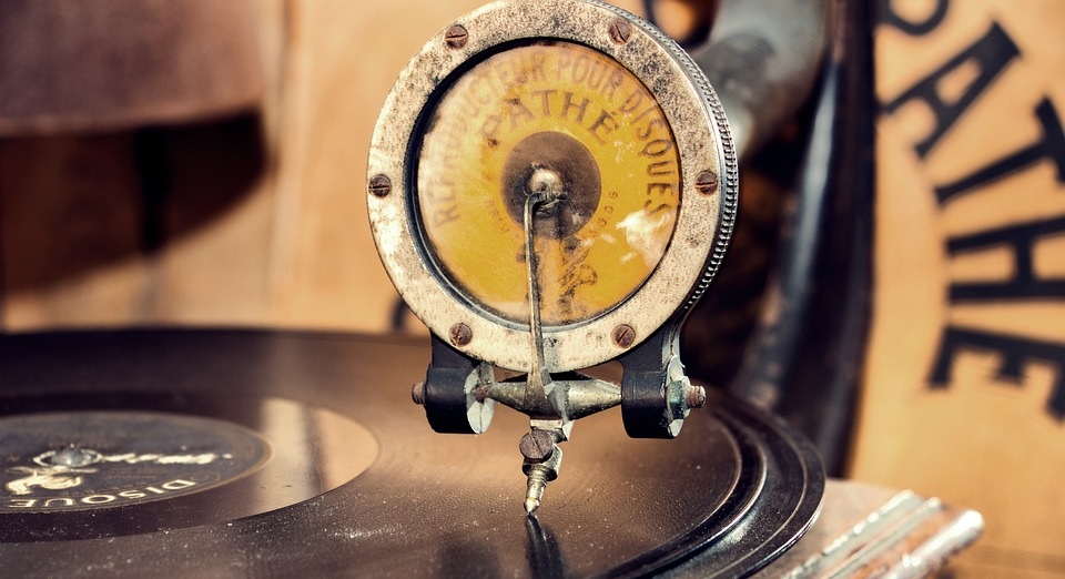 How to Clean a Record Player Needle